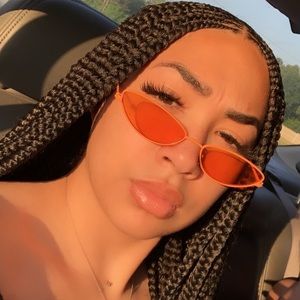 Meet your Posher, Madeline